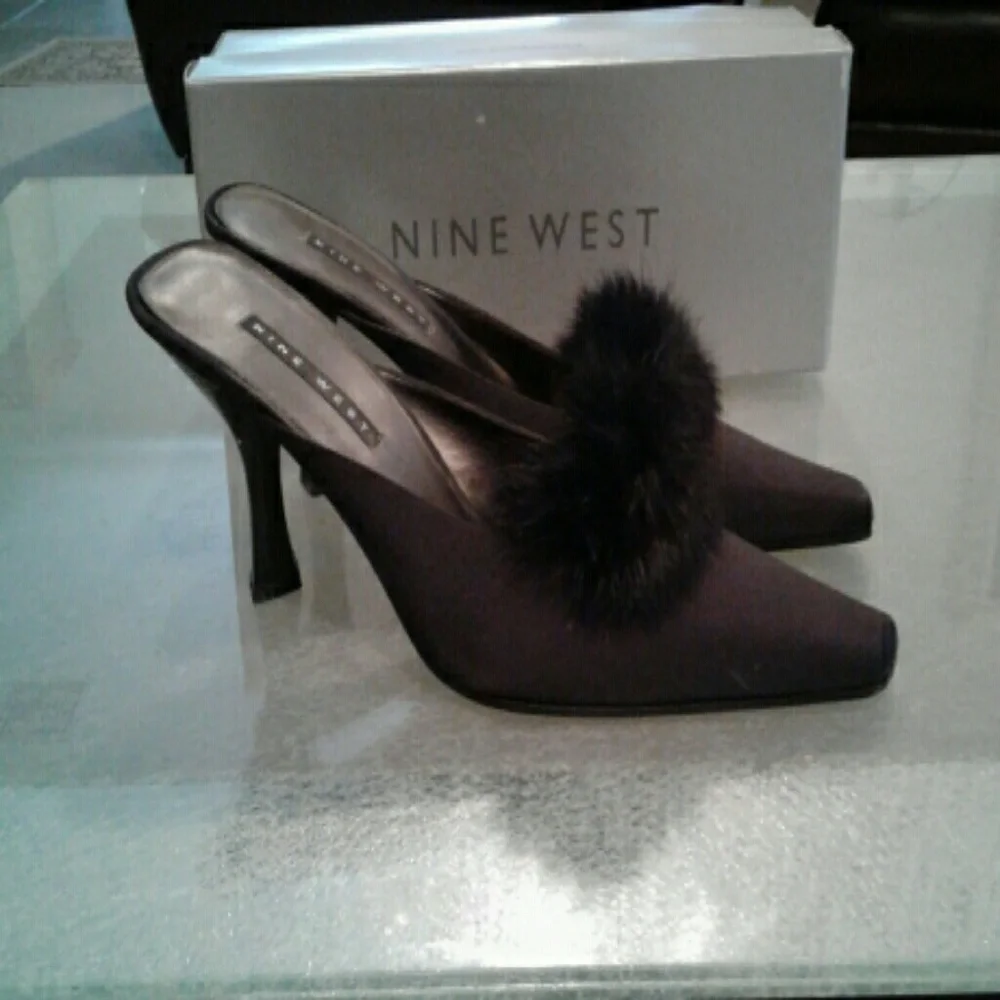 9 NINE WEST BLACK SHOES/ MULES  SIZE 8.5 L… - Picture 2 of 6